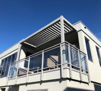 Edge Balustrade and HomePlus Louvre Roof from front corner