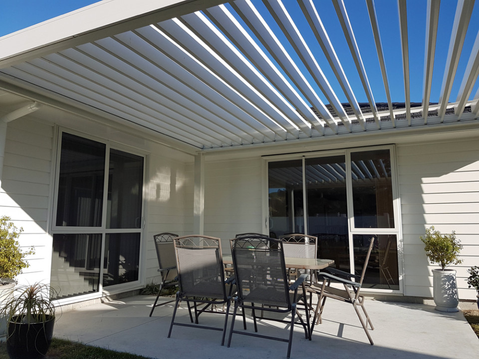 GisborneBask Louvre roof open on winters day