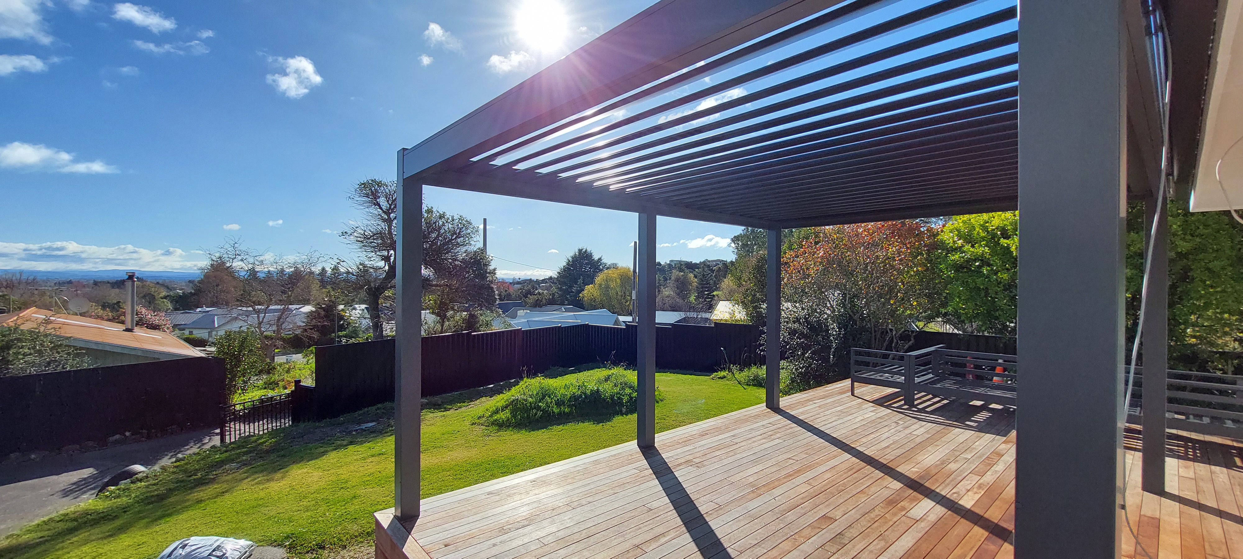 H+ Hawkes Bay freestanding louvre roof
